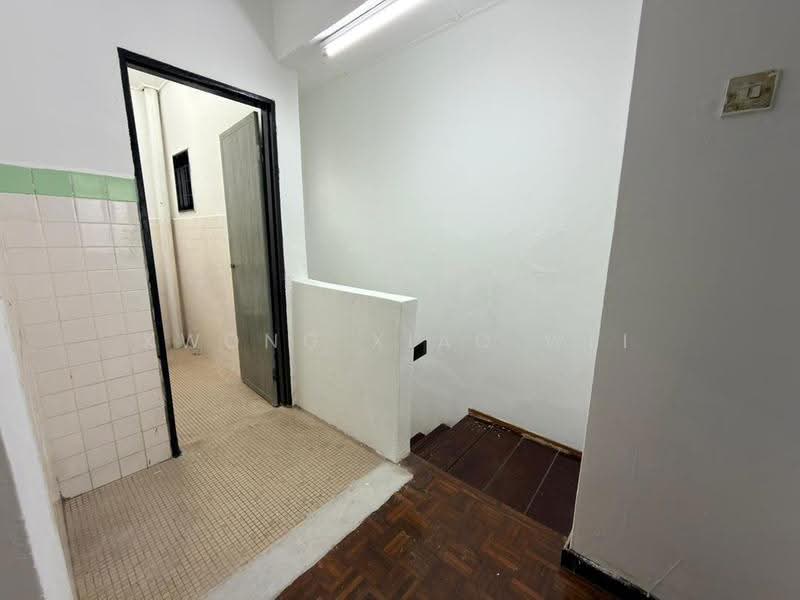 Rumah Teres untuk Dijual di Bandar Country Homes (Rawang) - Kwong Xiao Wei - Corridor - PropertyGuru.com.my