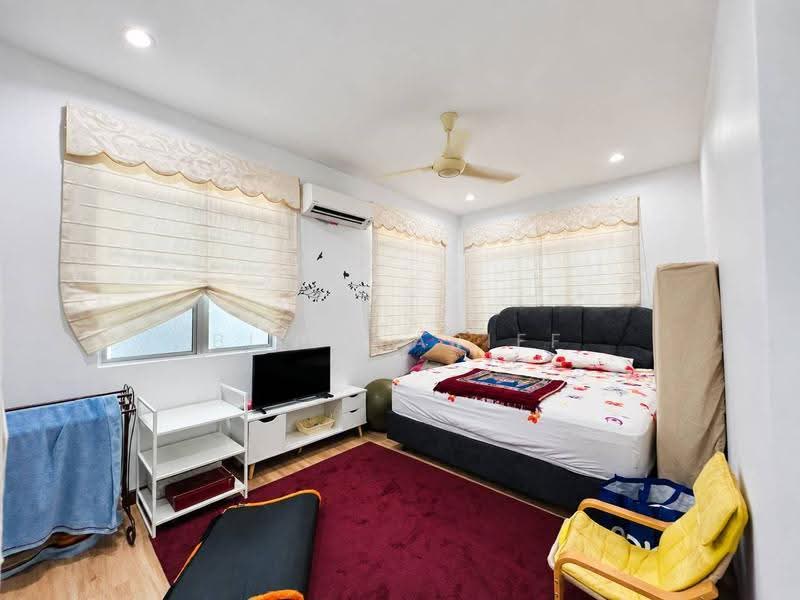 Semi-Detached House for Sale in Saujana Villa (Kajang) - BILYA ARIFF - Bedroom - PropertyGuru.com.my