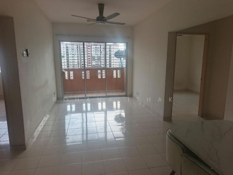 Pangsapuri untuk Dijual di Laguna Biru - Rohana Ishak - Living Room - PropertyGuru.com.my