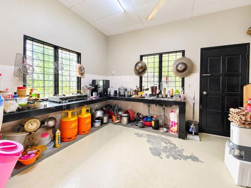 Bungalow House for Sale in Seri Kembangan (Selangor) - Sariza Hartanah - PropertyGuru.com.my