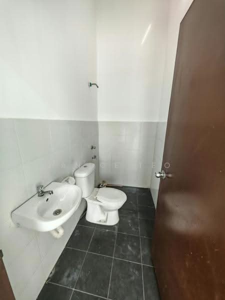 Rumah Teres untuk Dijual di Senai (Kulai) - Janice Teo - Bathroom - PropertyGuru.com.my