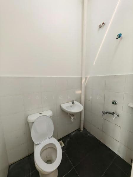 Rumah Teres untuk Dijual di Senai (Kulai) - Janice Teo - Bathroom - PropertyGuru.com.my