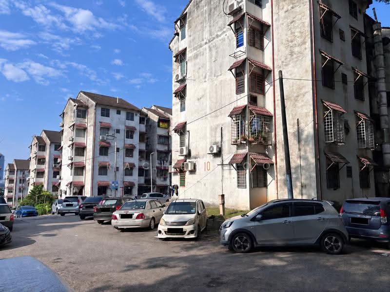 Rumah Flat untuk Dijual di Desa Petaling Flat - Rachel Loo - Exterior - PropertyGuru.com.my