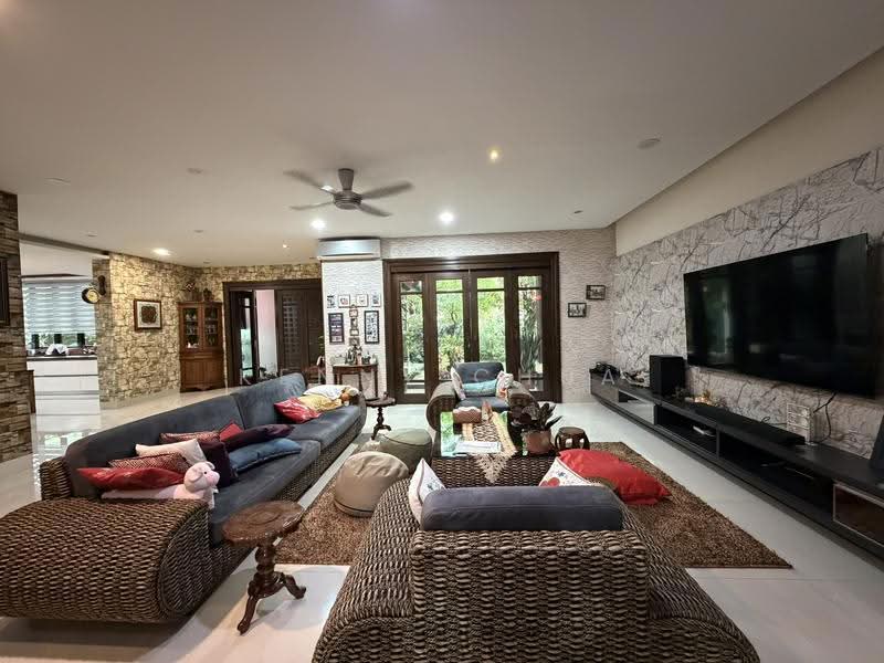 Bungalow House for Sale in Seksyen U1 (Glenmarie) - Kenny Chua - Living Room - PropertyGuru.com.my