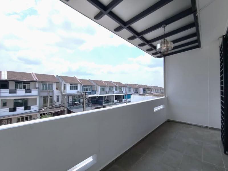 2.5-storey Terraced House for Sale in Taman Pulai Mutiara (Iskandar Puteri (Nusajaya)) - Karl Lim - Balcony - PropertyGuru.com.my