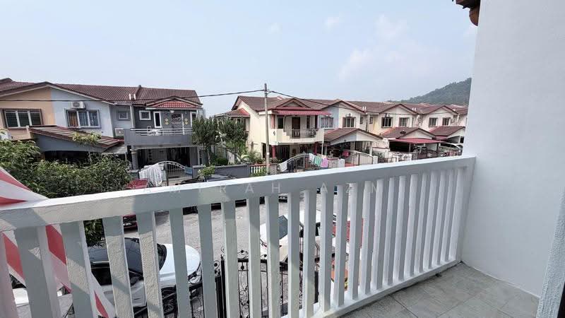 3-storey Terraced House for Sale in Selayang (Selangor) - Amirah Azmi - PropertyGuru.com.my