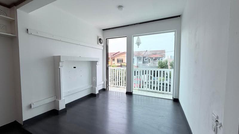 3-storey Terraced House for Sale in Selayang (Selangor) - Amirah Azmi - PropertyGuru.com.my