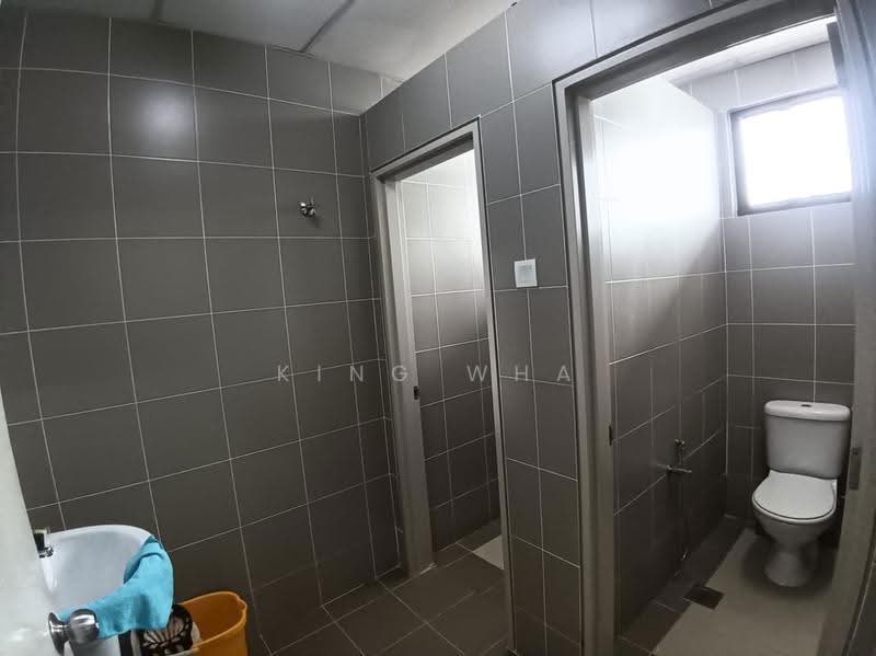 Shop / Office for Rent in Taman Melawati (Ulu Kelang) - King Wha - Bathroom - PropertyGuru.com.my