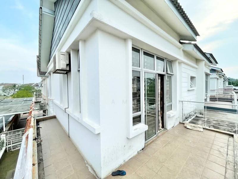Semi-Detached House for Sale in Bandar Saujana Putra (Tanjong Duabelas) - Shafiq Amerudin - Exterior - PropertyGuru.com.my