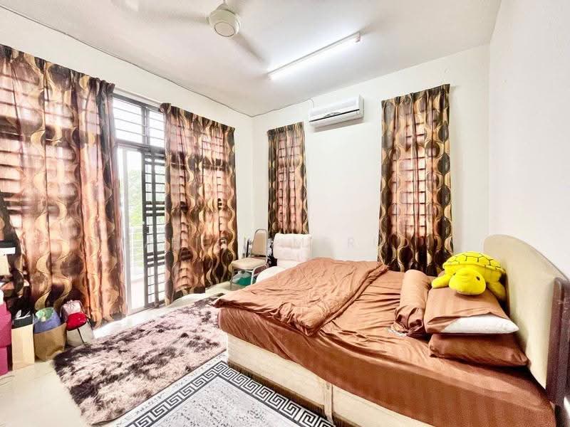 Semi-Detached House for Sale in Bandar Saujana Putra (Tanjong Duabelas) - Shafiq Amerudin - Bedroom - PropertyGuru.com.my