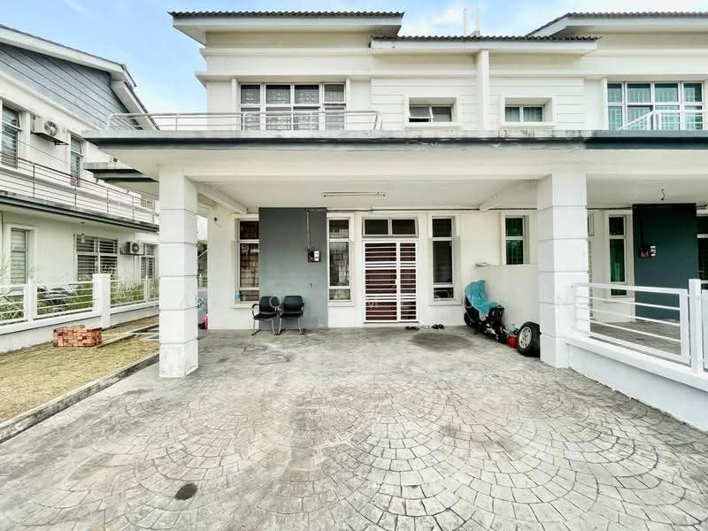 Semi-Detached House for Sale in Bandar Saujana Putra (Tanjong Duabelas) - Shafiq Amerudin - Exterior - PropertyGuru.com.my