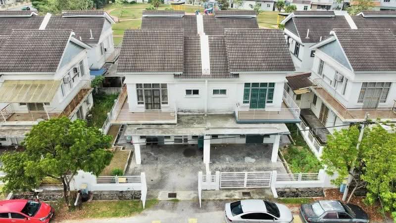 Semi-Detached House for Sale in Bandar Saujana Putra (Tanjong Duabelas) - Shafiq Amerudin - Exterior - PropertyGuru.com.my