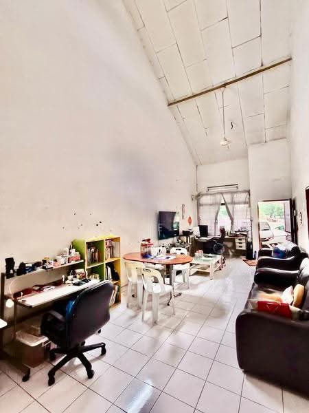 1-storey Terraced House for Sale in Taman Daya (Johor Bahru) - Janice Teo - Living Room - PropertyGuru.com.my