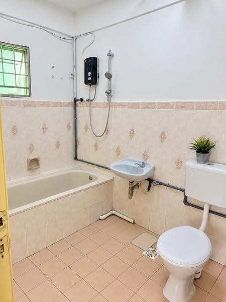 Condominium for Rent at Subang Ville Aman Luxury Condominiums - Carlos Ng - Bathroom - PropertyGuru.com.my