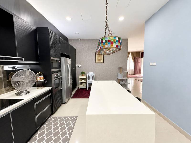 Semi-Detached House for Sale in Saujana (Selangor) - Vincent Liaw - Kitchen - PropertyGuru.com.my