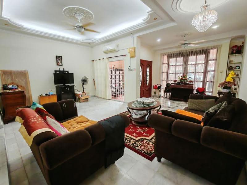 Rumah Teres 2-Tingkat untuk Dijual di Bukit Jelutong (Shah Alam) - Amirah Azmi - PropertyGuru.com.my