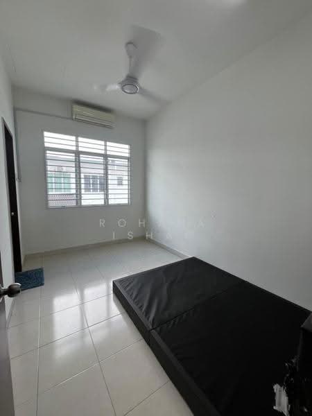 2-storey Terraced House for Sale in Bandar Puncak Alam (Puncak Alam) - Rohana Ishak - Bedroom - PropertyGuru.com.my