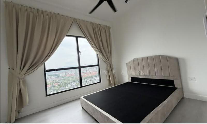 Kediaman Servis untuk Dijual di Maya Ara Residences - Hacken Gan - Bedroom - PropertyGuru.com.my