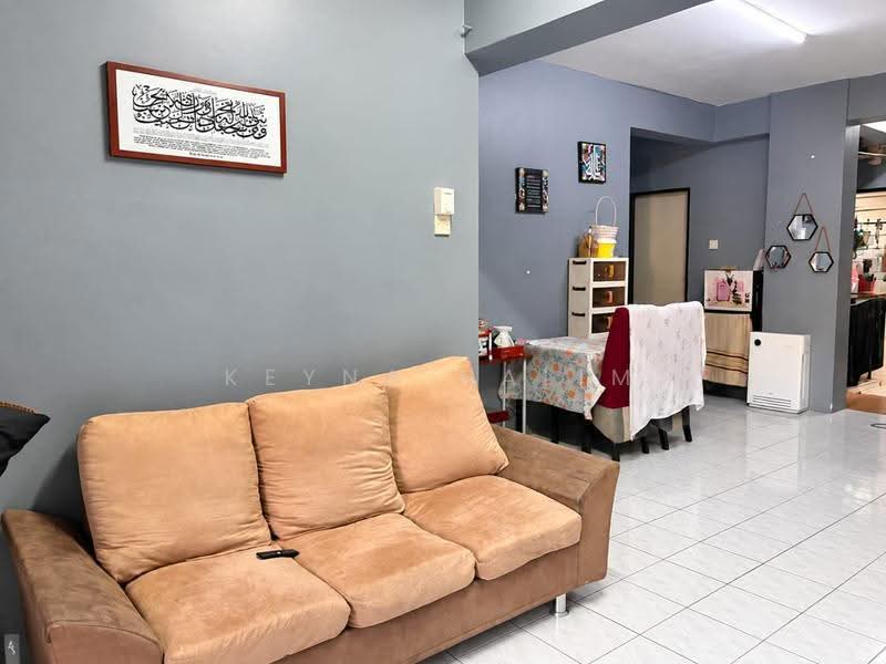 Apartment for Sale at Golden Height (Taman Mas) - Keyna Halim - Living Room - PropertyGuru.com.my