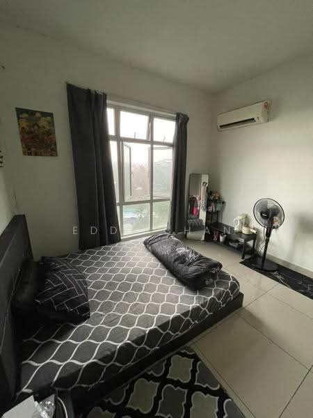 Service Residence for Sale at D'Tasek Residences (Tasek Impian) - Eddy Chan - Bedroom - PropertyGuru.com.my