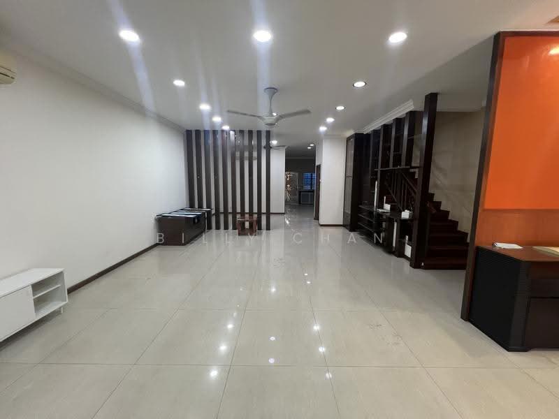 3-storey Terraced House for Sale in Taman Gembira (Jalan Klang Lama (Old Klang Road)) - Billy Chan - Living Room - PropertyGuru.com.my