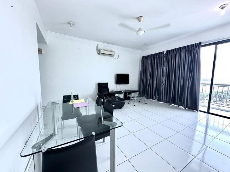 Kediaman Servis untuk Dijual di The Sky Executive Suites - Janice Teo - Living Room - PropertyGuru.com.my