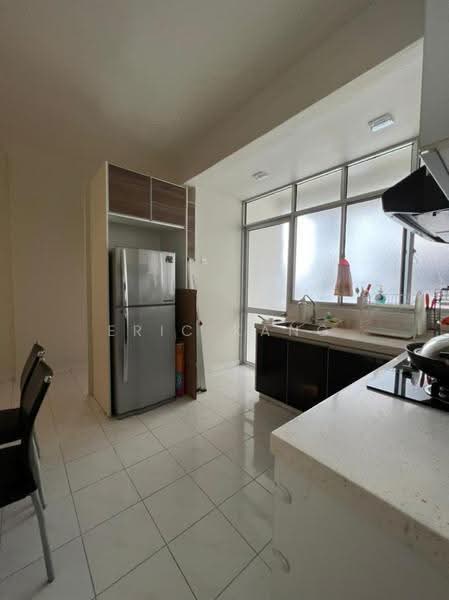 Pangsapuri untuk Disewa di Desa Permai Indah Apartment - Eric Kang - Kitchen - PropertyGuru.com.my