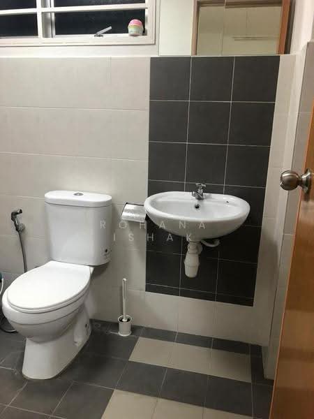 Rumah Teres 2-Tingkat untuk Dijual di Sungai Buloh (Selangor) - Rohana Ishak - Bathroom - PropertyGuru.com.my