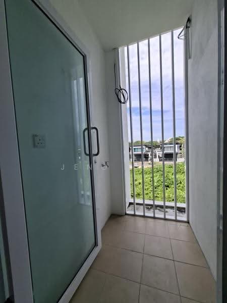 Rumah Bandar untuk Dijual di Kuching (Sarawak) - Jeno Tan - Balcony - PropertyGuru.com.my