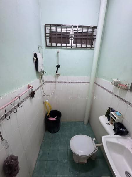 Semi-Detached House for Sale in Taman Megah Ria (Masai) - Eddy Chan - Bathroom - PropertyGuru.com.my