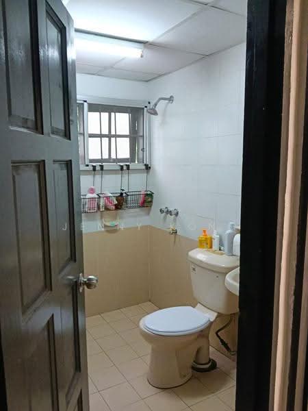 Apartment for Sale at Selesa Hillhomes Resort - Jenny Kong - Bathroom - PropertyGuru.com.my