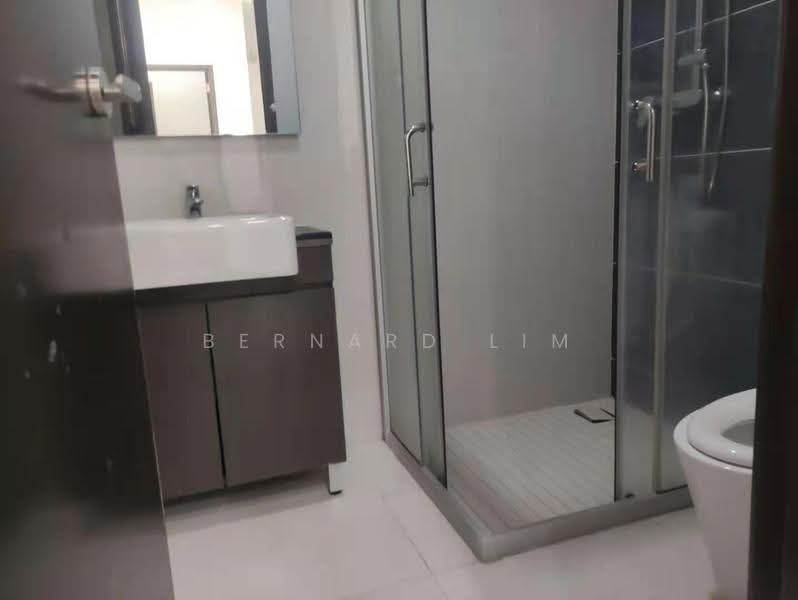 Service Residence for Sale at Bay Point @ Country Garden Danga Bay - Bernard Lim - Bathroom - PropertyGuru.com.my