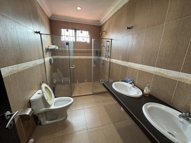 Semi-Detached House for Sale in Taman Yarl (Jalan Klang Lama (Old Klang Road)) - Billy Chan - Bathroom - PropertyGuru.com.my