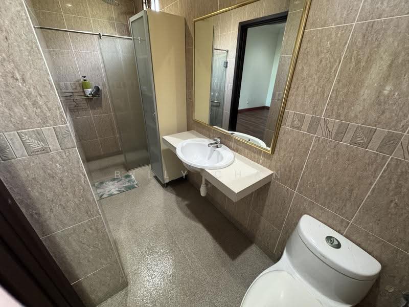 Semi-Detached House for Sale in Taman Yarl (Jalan Klang Lama (Old Klang Road)) - Billy Chan - Bathroom - PropertyGuru.com.my