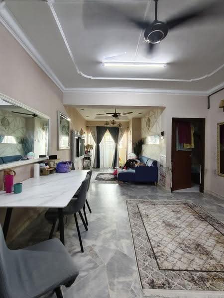 Pangsapuri untuk Dijual di Widuri Apartment - Sam Jamal - Living Room - PropertyGuru.com.my