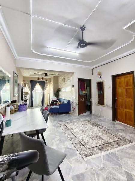Pangsapuri untuk Dijual di Widuri Apartment - Sam Jamal - Living Room - PropertyGuru.com.my