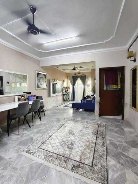Pangsapuri untuk Dijual di Widuri Apartment - Sam Jamal - Living Room - PropertyGuru.com.my