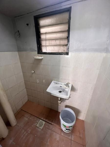 Flat for Sale at Prima Hijau - SK Luk - Bathroom - PropertyGuru.com.my