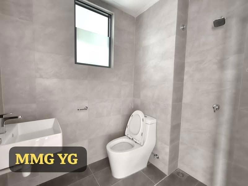 Service Residence for Sale at SUNSURIA FORUM SERVICED APARTMENT - Darren Ng - Bathroom - PropertyGuru.com.my