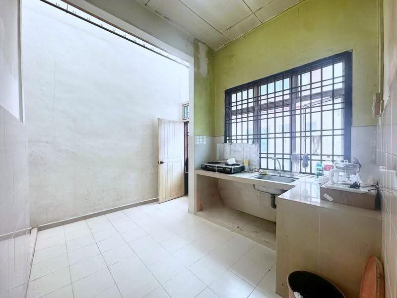 1-storey Terraced House for Sale in Taman Nusa Bestari (Iskandar Puteri (Nusajaya)) - Karl Lim - Kitchen - PropertyGuru.com.my