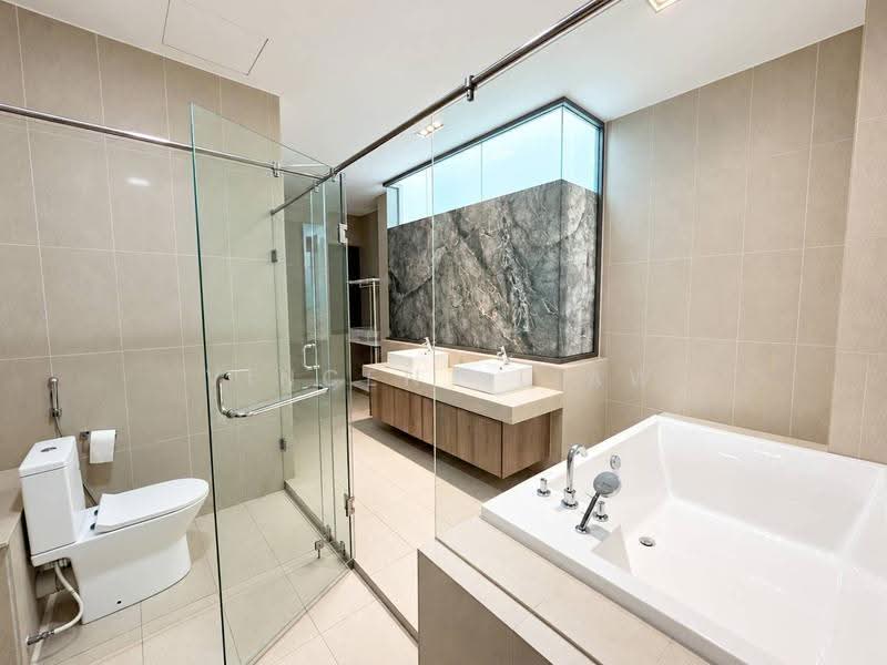 Vila Berkembar untuk Dijual di Saujana (Selangor) - Vincent Liaw - Bathroom - PropertyGuru.com.my