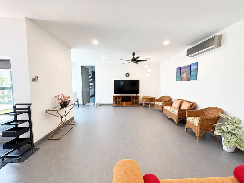 Vila Berkembar untuk Dijual di Saujana (Selangor) - Vincent Liaw - Living Room - PropertyGuru.com.my