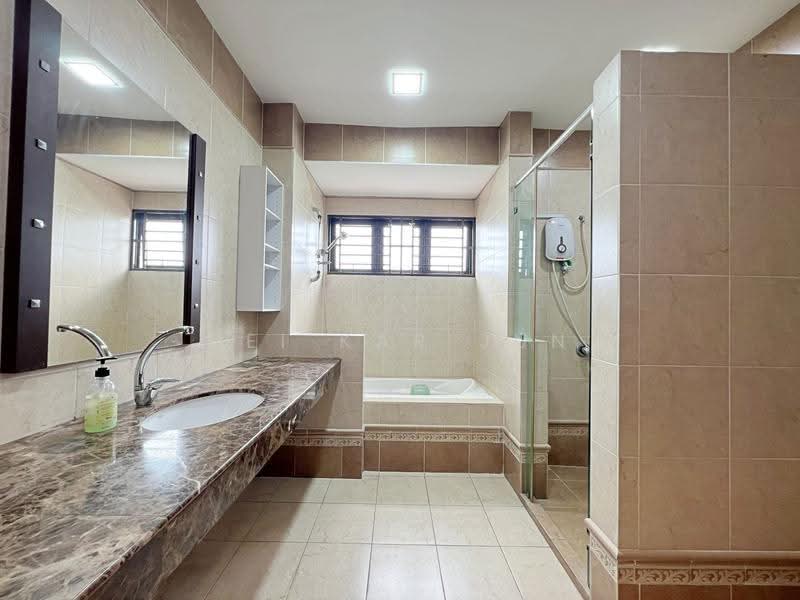 Semi-Detached House for Sale in Cheras (Selangor) - Hei Kar Jun - Bathroom - PropertyGuru.com.my