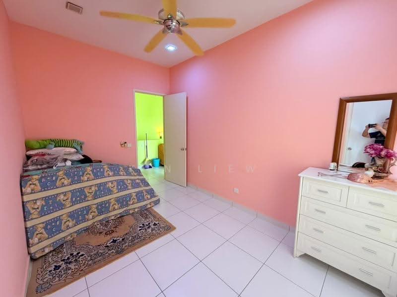 Cluster House for Sale in Setia Tropika (Johor Bahru) - Ken Liew - Bedroom - PropertyGuru.com.my