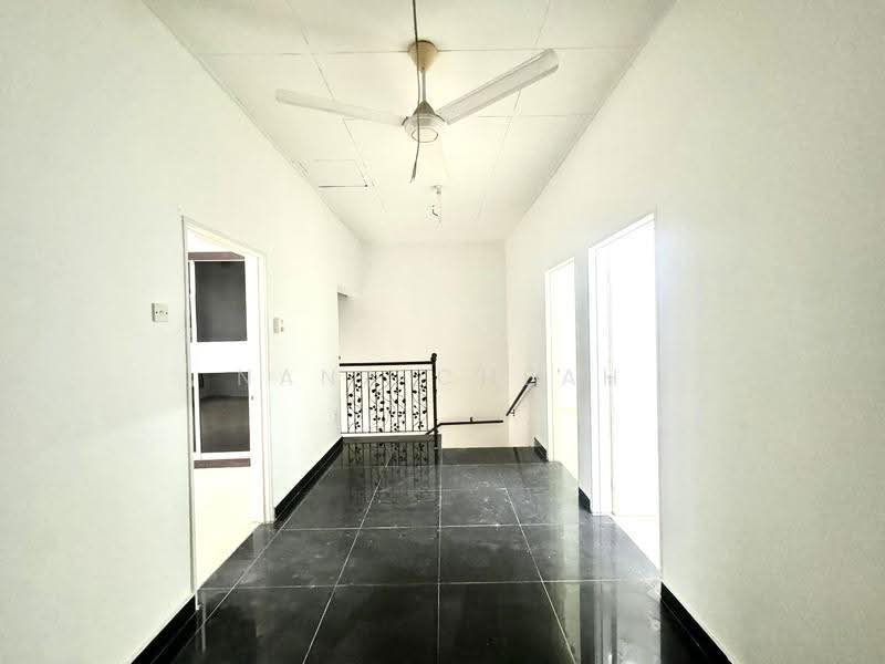 Terraced House for Sale in Sungai Buloh (Selangor) - Nana Cheah - Corridor - PropertyGuru.com.my
