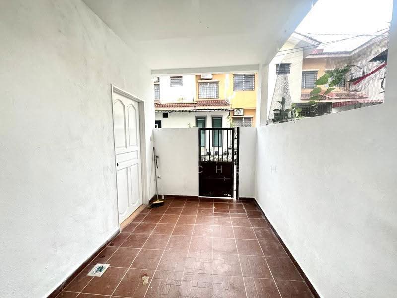 Terraced House for Sale in Sungai Buloh (Selangor) - Nana Cheah - Exterior - PropertyGuru.com.my