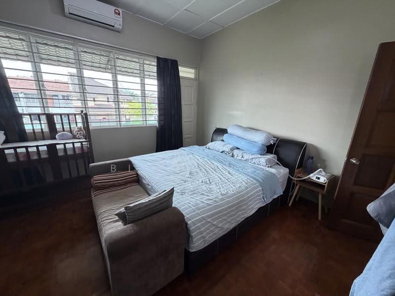 Semi-Detached House for Sale in Jalan Klang Lama (Old Klang Road) (Kuala Lumpur) - Billy Chan - Bedroom - PropertyGuru.com.my