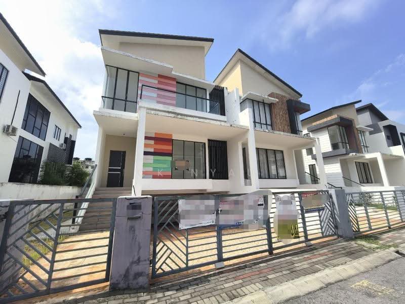 3-storey Terraced House for Sale in Ipoh (Perak) - Ck Nyau - PropertyGuru.com.my