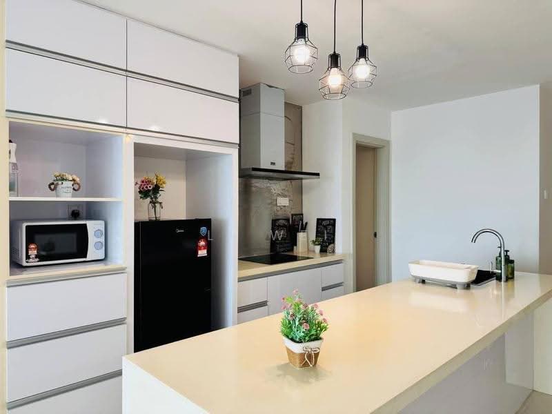 Kediaman Servis untuk Dijual di Southkey Mosaic - Li Wei - Kitchen - PropertyGuru.com.my