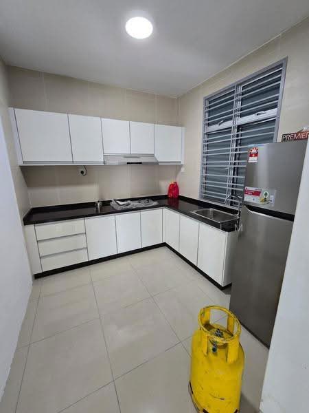 Kediaman Servis untuk Dijual di Pandan Residence - Bernard Lim - Kitchen - PropertyGuru.com.my